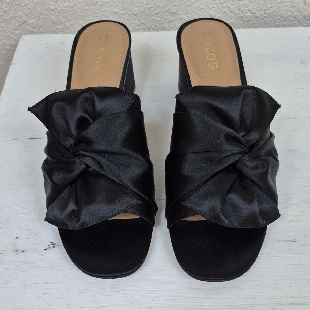 Chico's Wallis Black Satin Slip On Mules Block Heels 9M Bow Detail Sandals Shoes